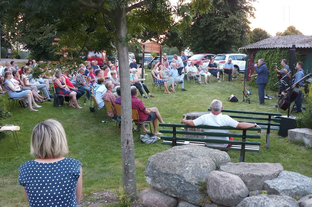 Kultur- und Theaterpicknick im Klanghaus Ilow